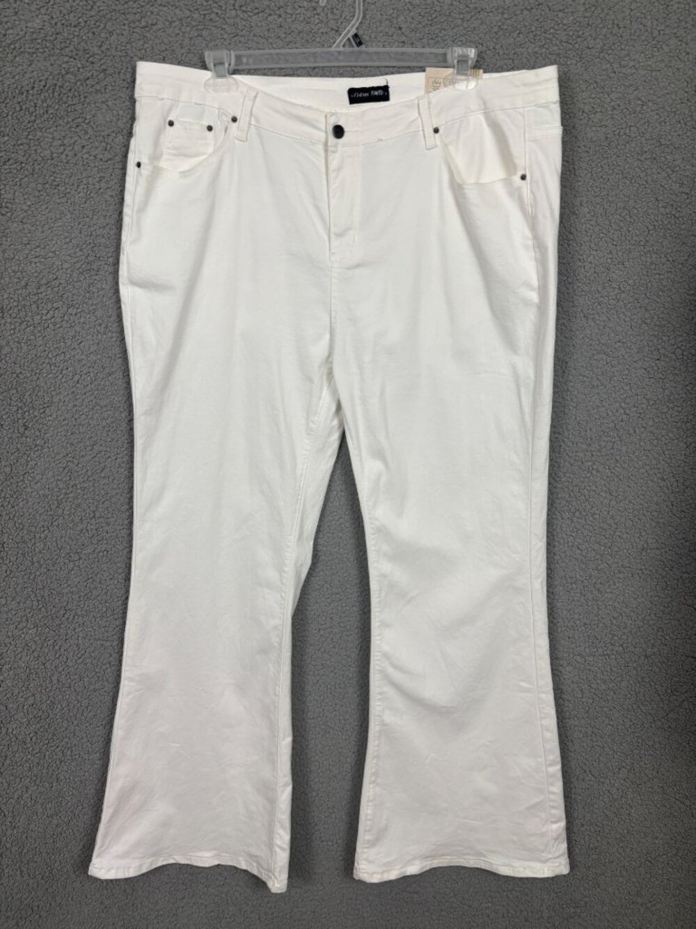 Vintage Pants Women's White Flared Jeans High-Rise Stretch Fit Size 5XL NWT's.